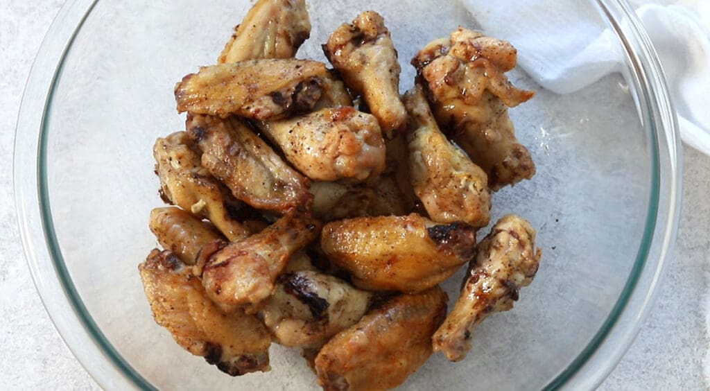 Baked Korean Chicken Wings in a glass bowl.