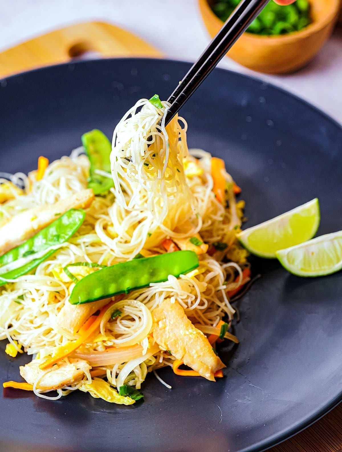 Pad woon sen plated on a black plate.