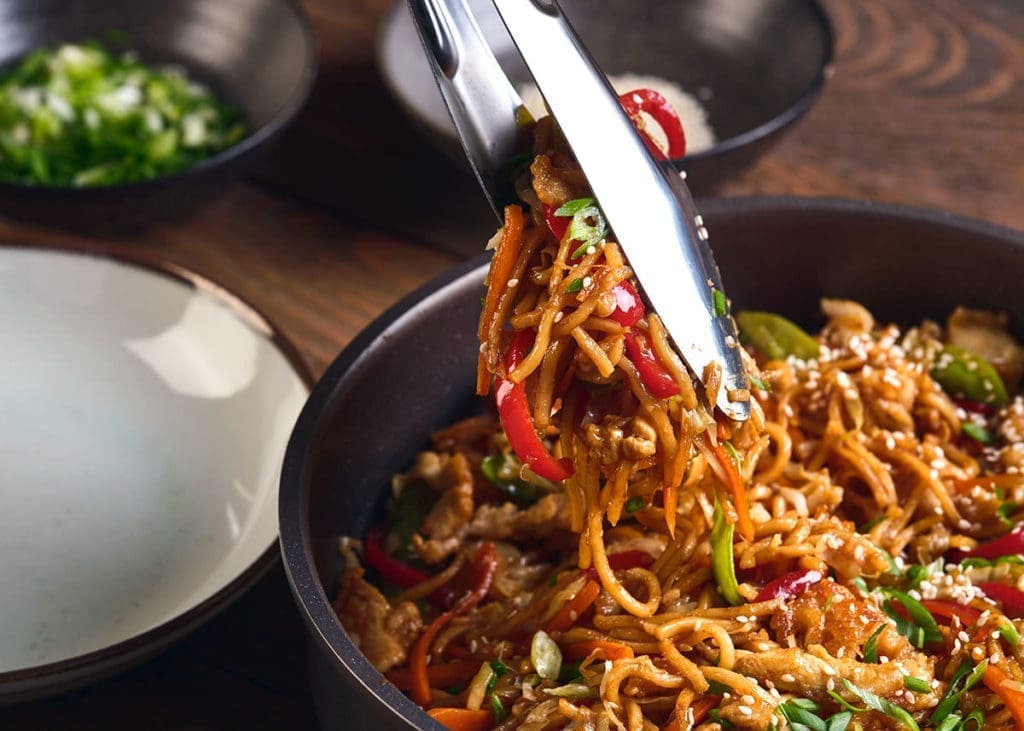 Chicken Lo Mein (Restaurant-Style)