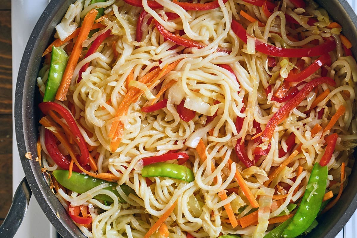 Chicken Lo Mein (Restaurant-Style)