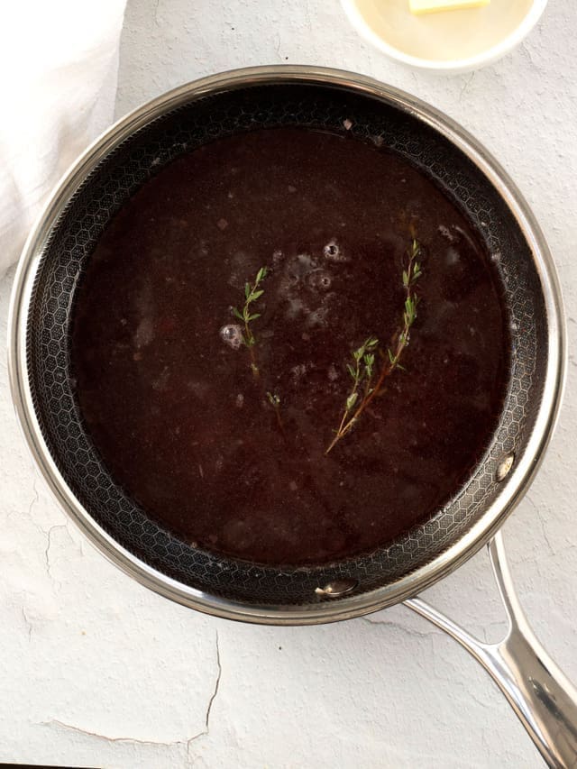 Au Jus {Classic Beef or Red Wine}