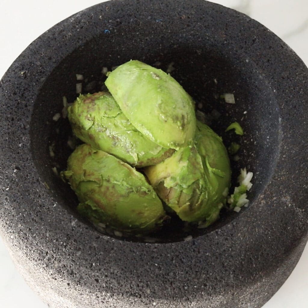 Molcajete avocado.