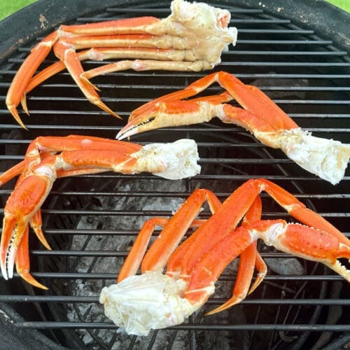 I grilled crab legs on the grill.